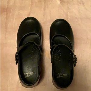 Women’s Dansko size 8